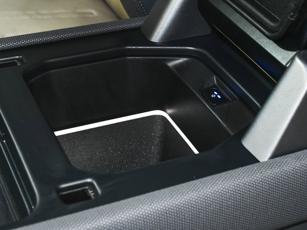 Used 2022 Land Rover Defender 90 X-Dynamic HSE image 41