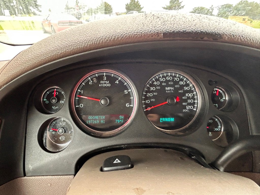 Used 2011 GMC Yukon XL SLT w/ SLT-2 Equipment Package image 12