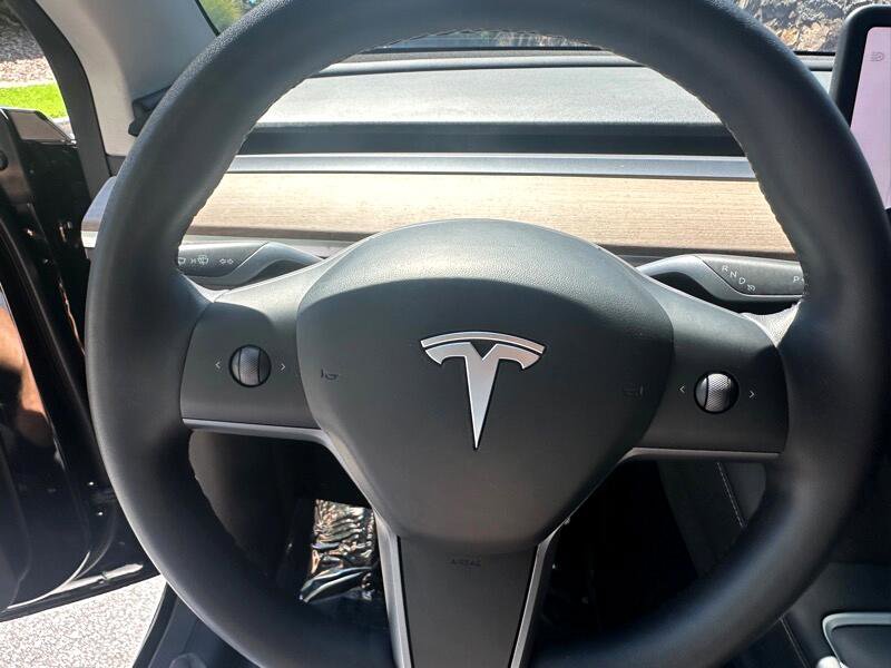 Used 2023 Tesla Model Y Long Range image 16