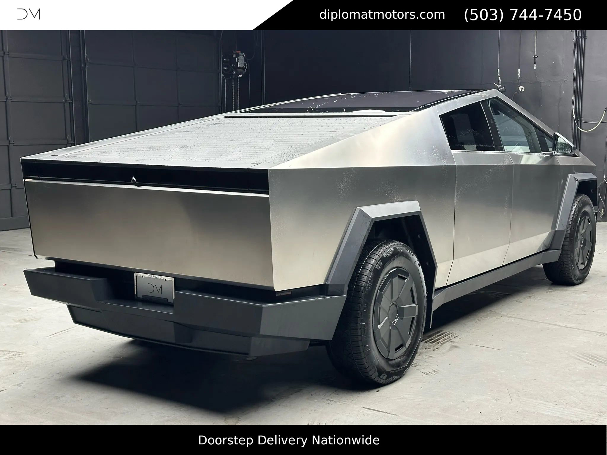 Used 2025 Tesla Cybertruck AWD Crew Cab image 6