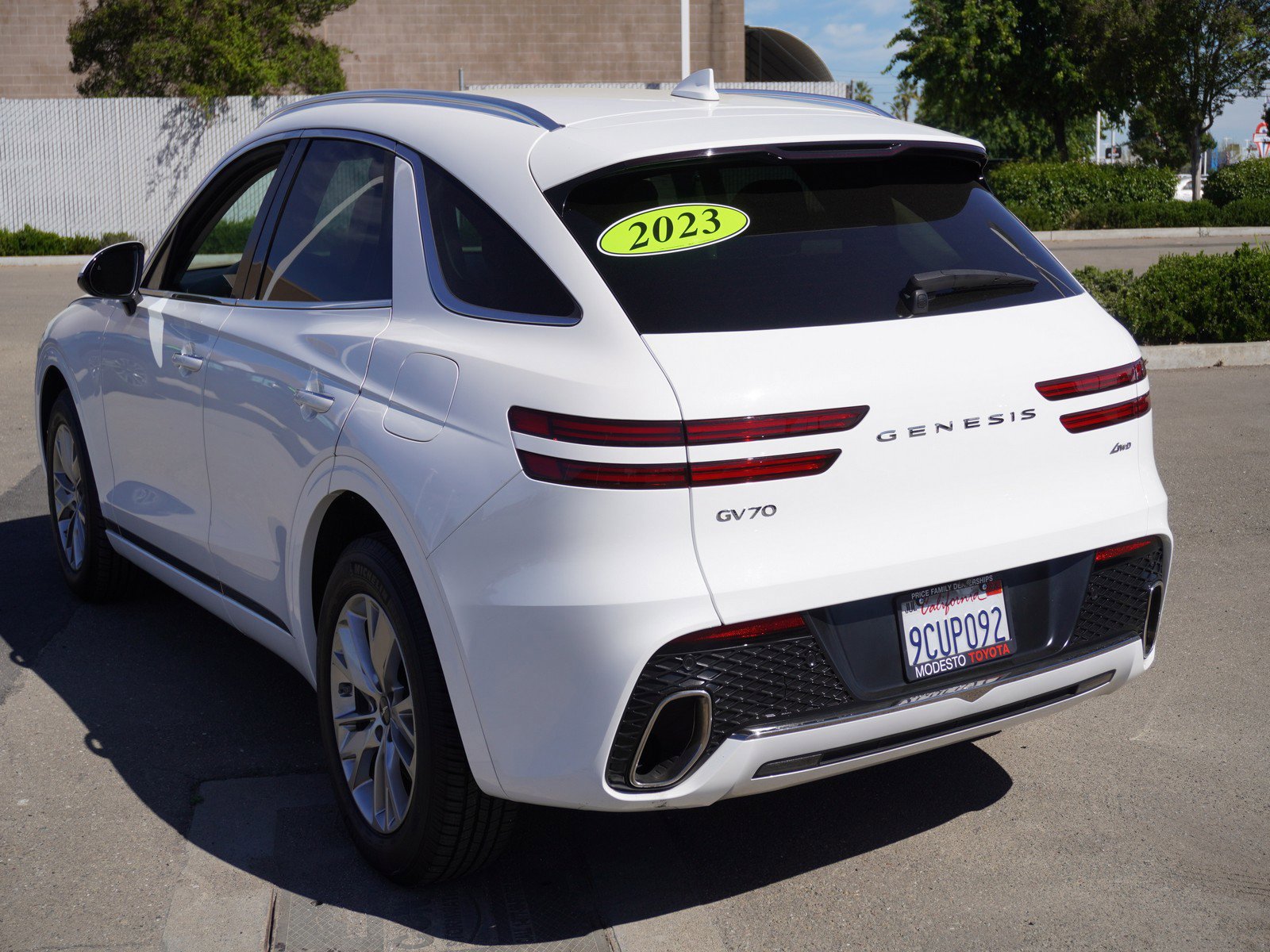 Used 2023 Genesis GV70 2.5T AWD/4WD image 8