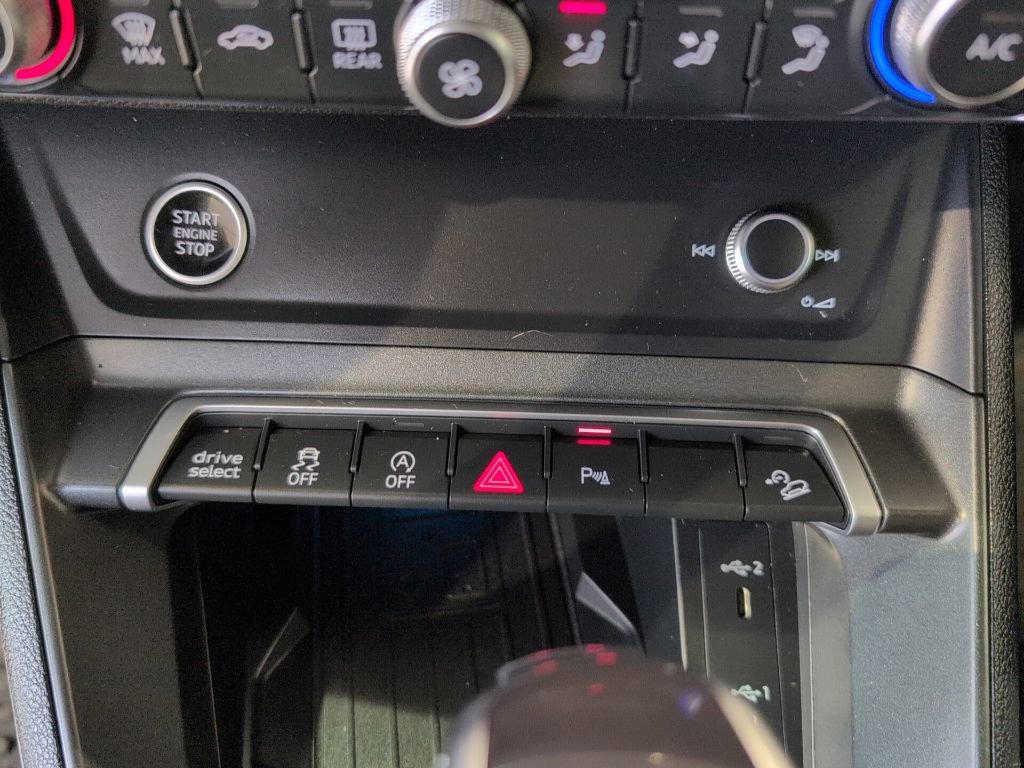 Used 2024 Audi Q3 2.0T Premium Plus w/ Premium Plus Package image 23