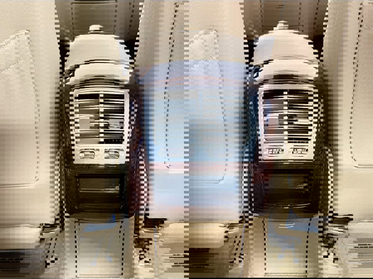 Used 2013 Mercedes-Benz S 550 Sedan image 32