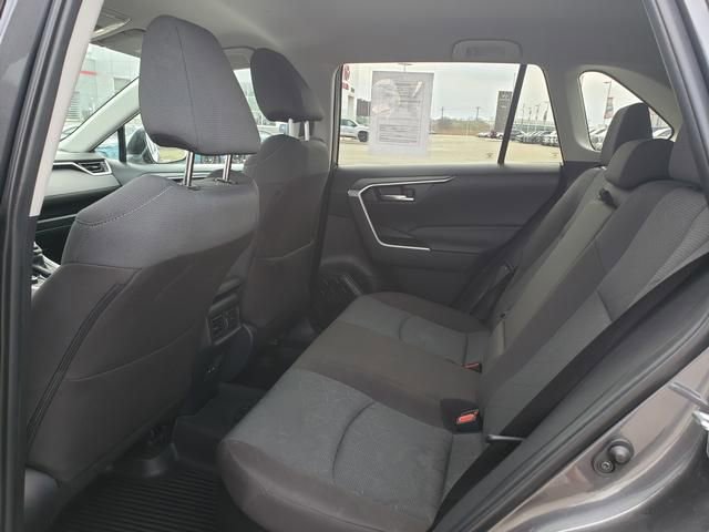 Used 2025 Toyota RAV4 XLE AWD/4WD image 13