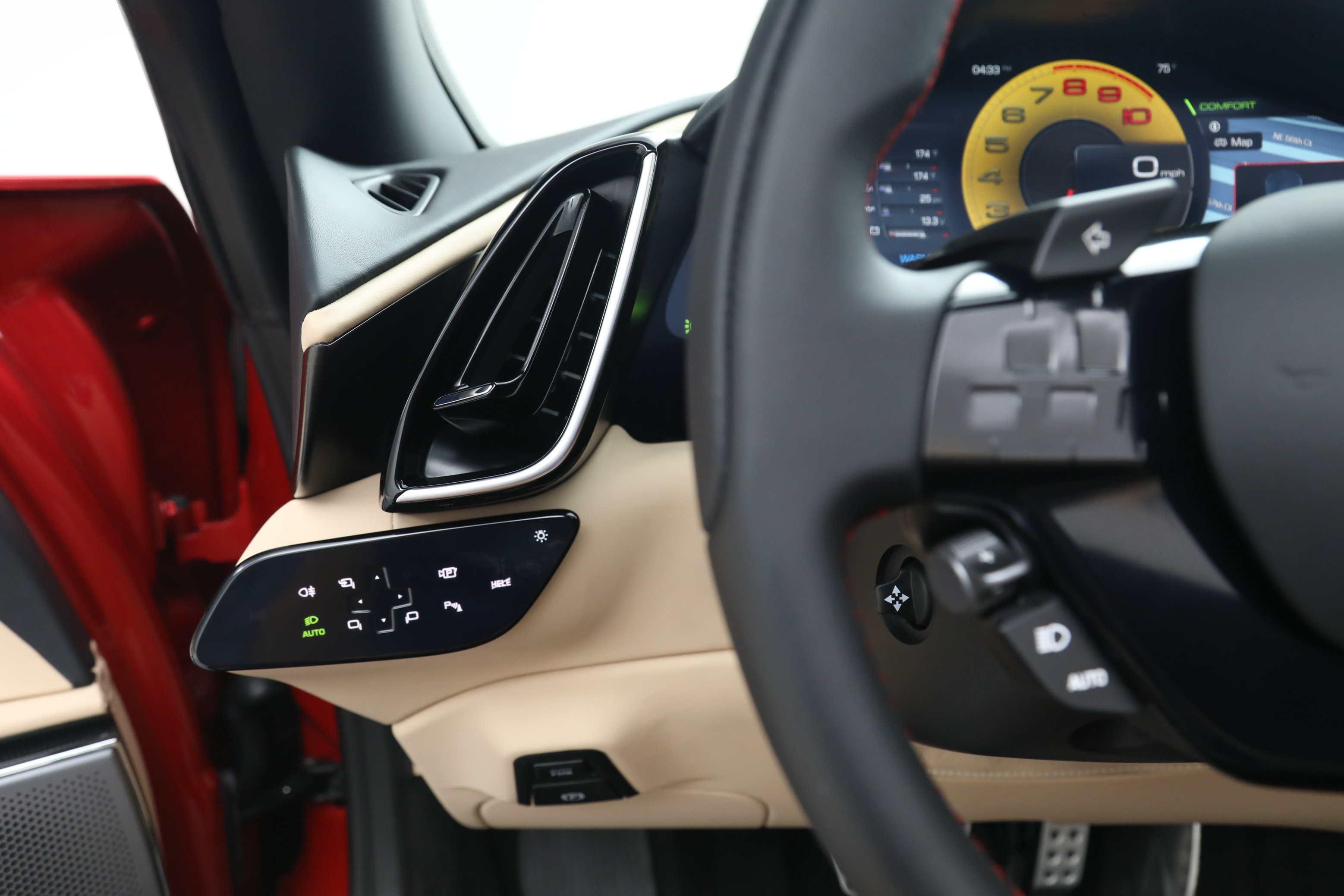 Certified 2025 Ferrari Roma Spider RWD image 33