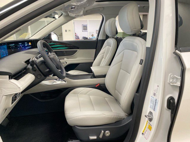 New 2026 Lincoln Nautilus Premier w/ Equipment Group 102A AWD/4WD image 15
