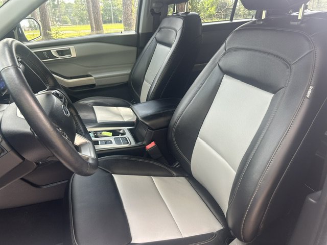 Used 2023 Ford Explorer XLT w/ Equipment Group 202A RWD image 18
