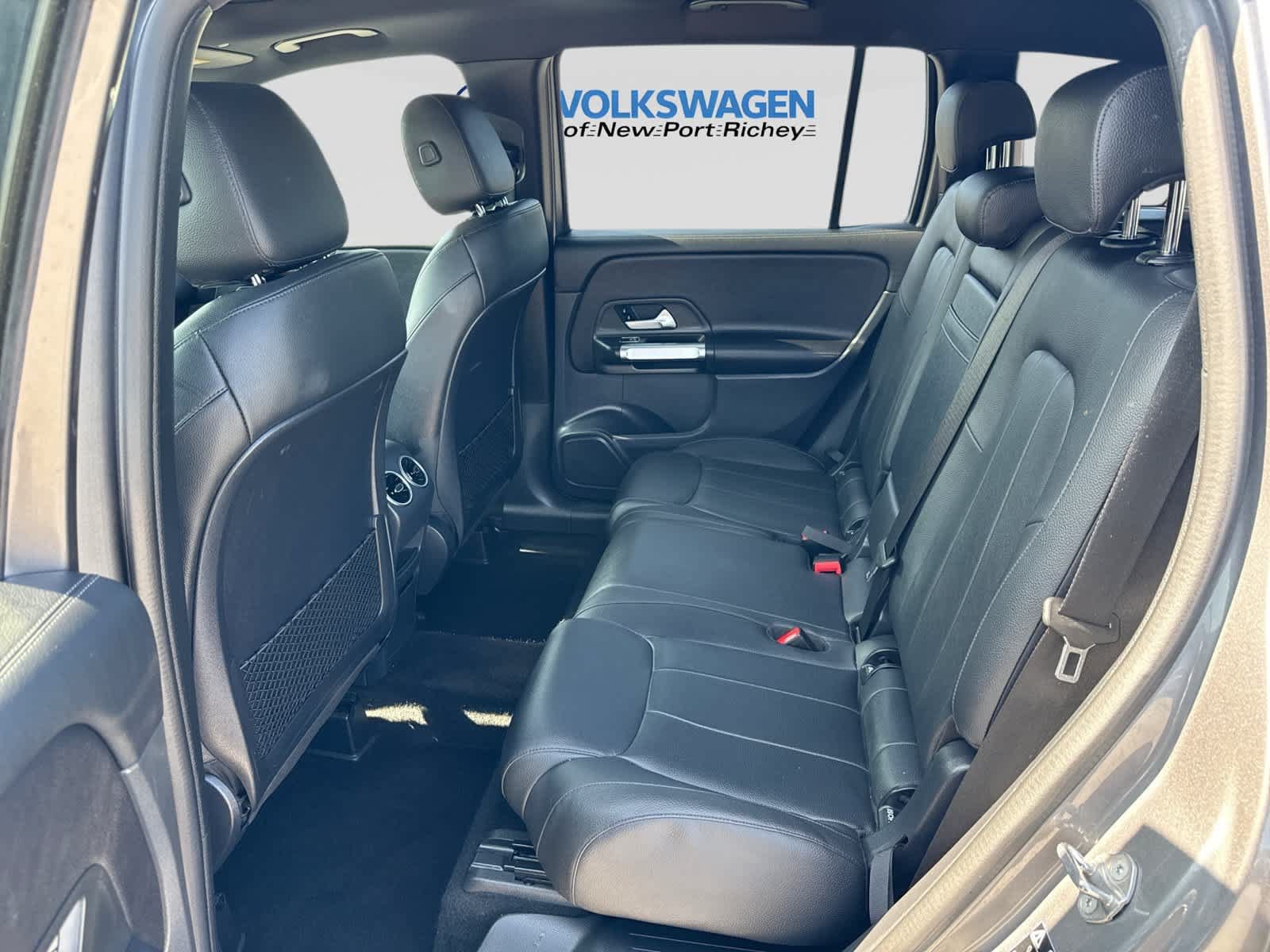 Used 2023 Mercedes-Benz GLB 250 w/ Premium Package image 26