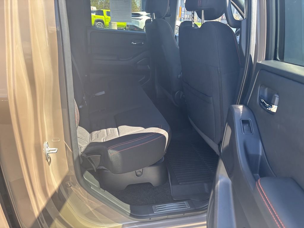 Used 2023 Nissan Frontier PRO-4X w/ Pro Convenience Package AWD/4WD image 31