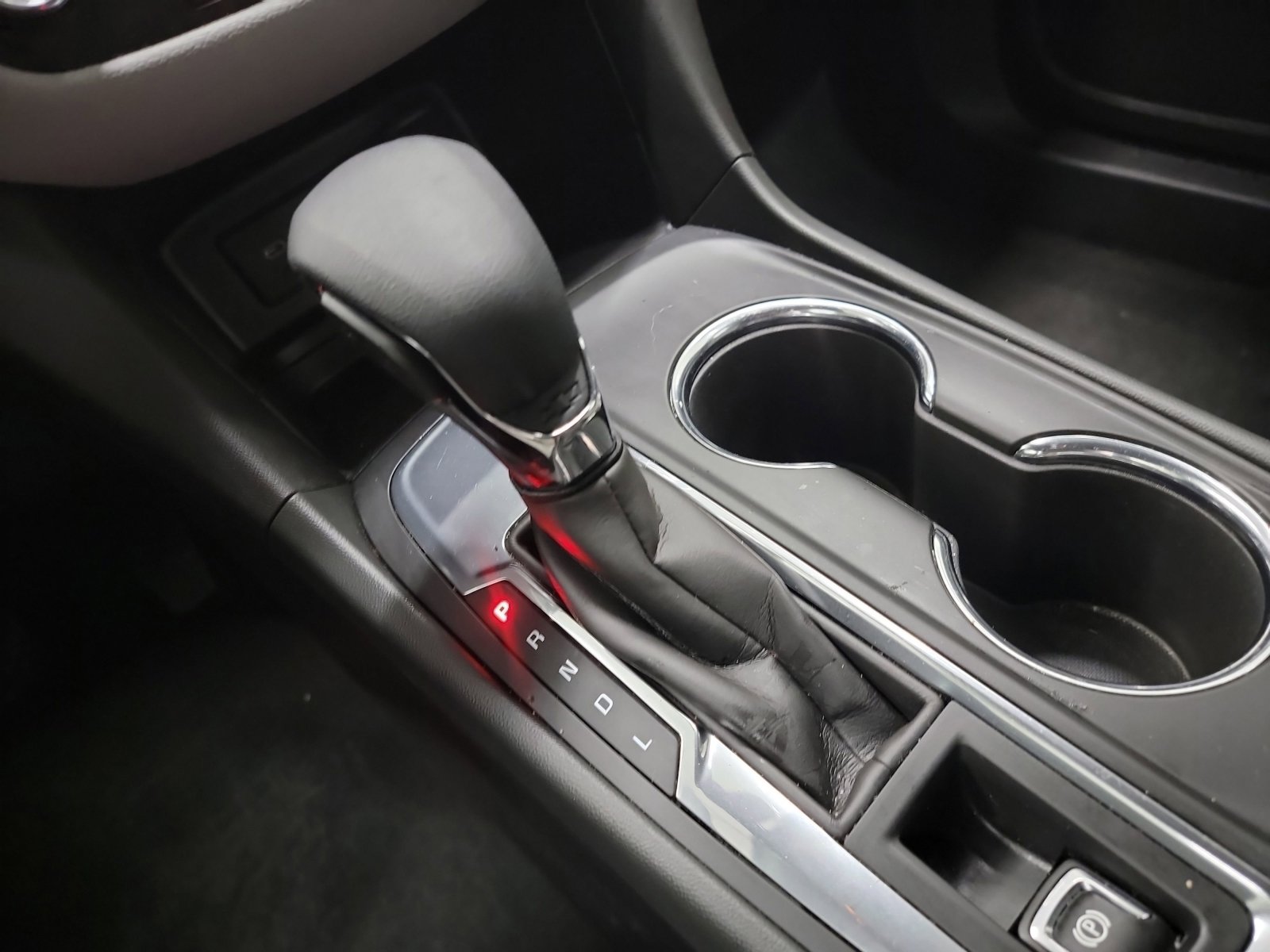 Used 2023 Chevrolet Equinox LS image 32