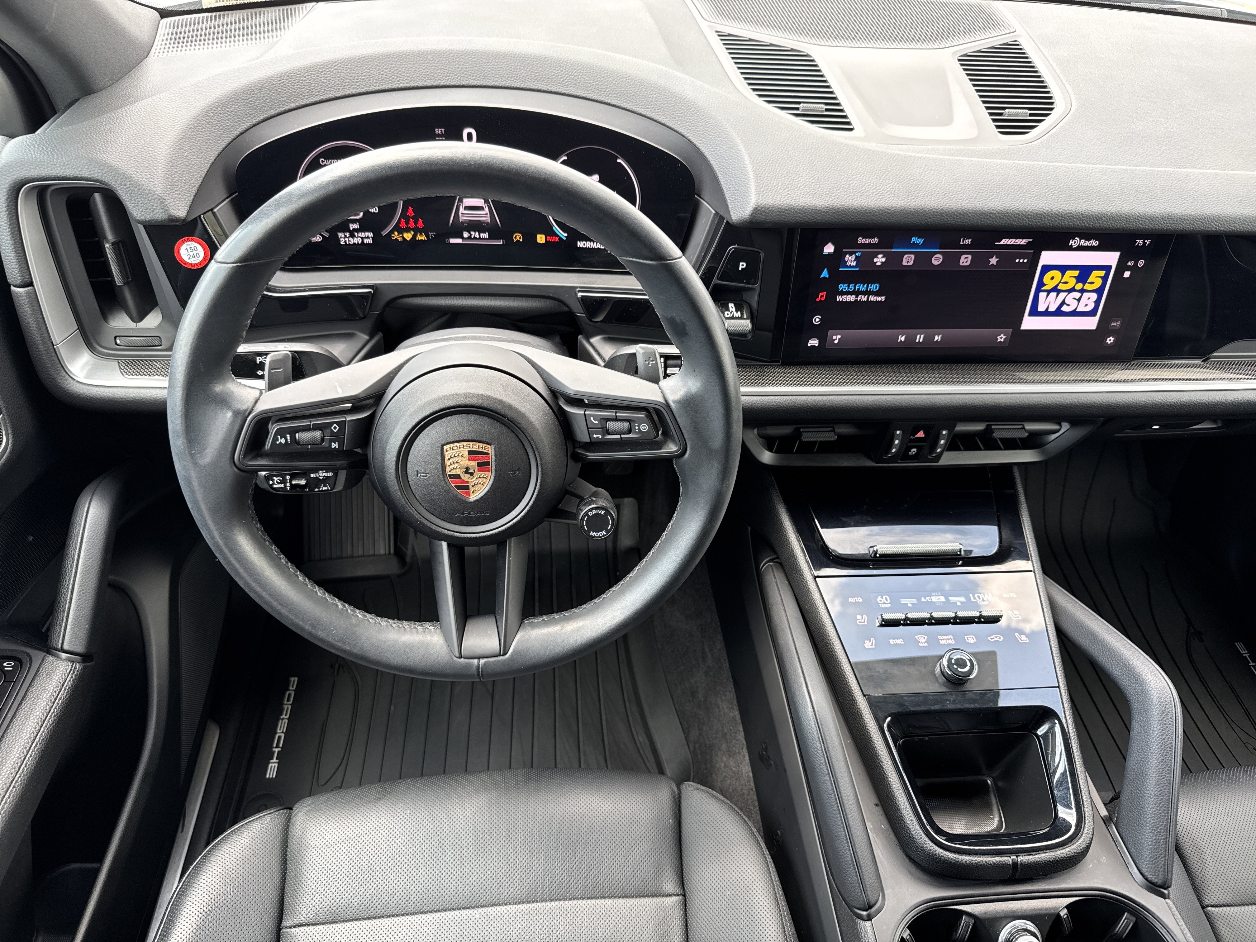 Used 2024 Porsche Cayenne image 18