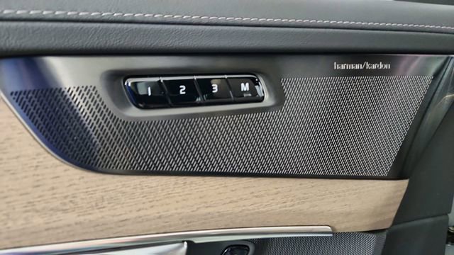 New 2026 Volvo XC90 B5 Plus w/ Protection Package AWD/4WD image 11
