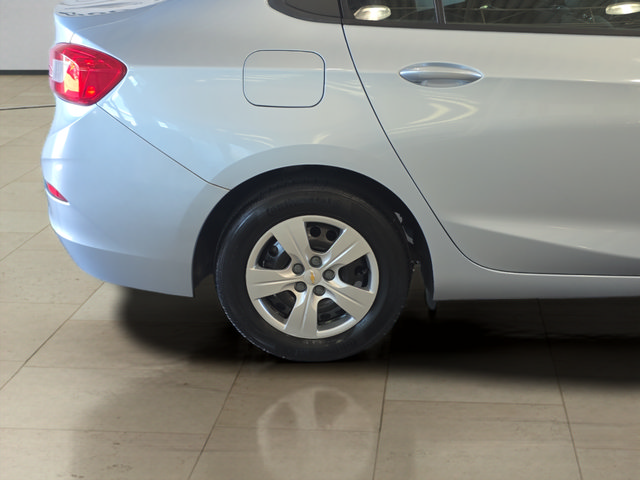 Used 2017 Chevrolet Cruze LS FWD image 25
