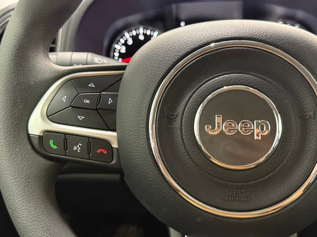 Used 2023 Jeep Renegade Latitude AWD/4WD image 8