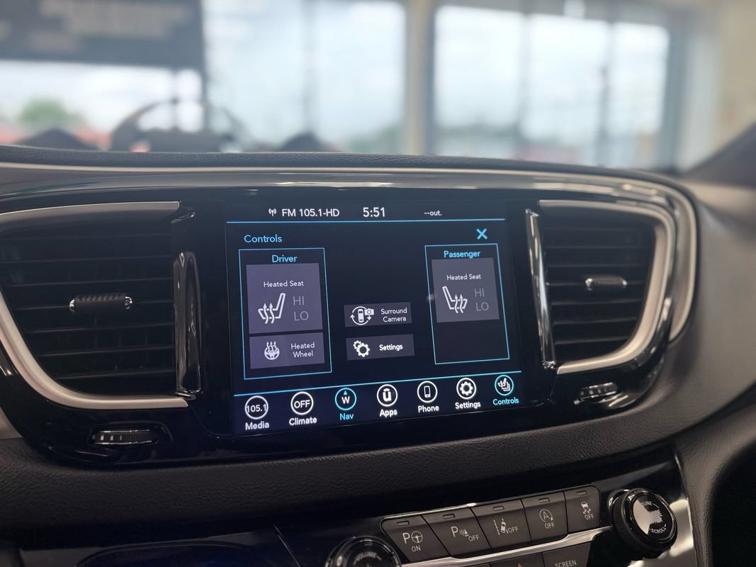 Used 2020 Chrysler Pacifica Touring-L w/ Advanced Safetytec Group AWD/4WD image 36