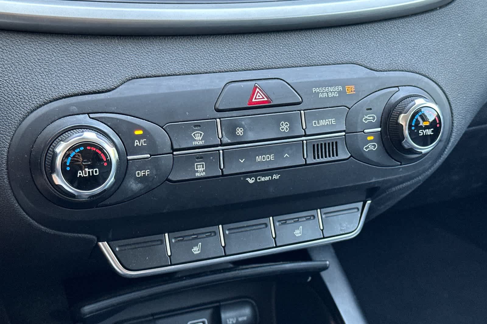 Used 2017 Kia Sorento FWD w/ LX Convenience Package image 22