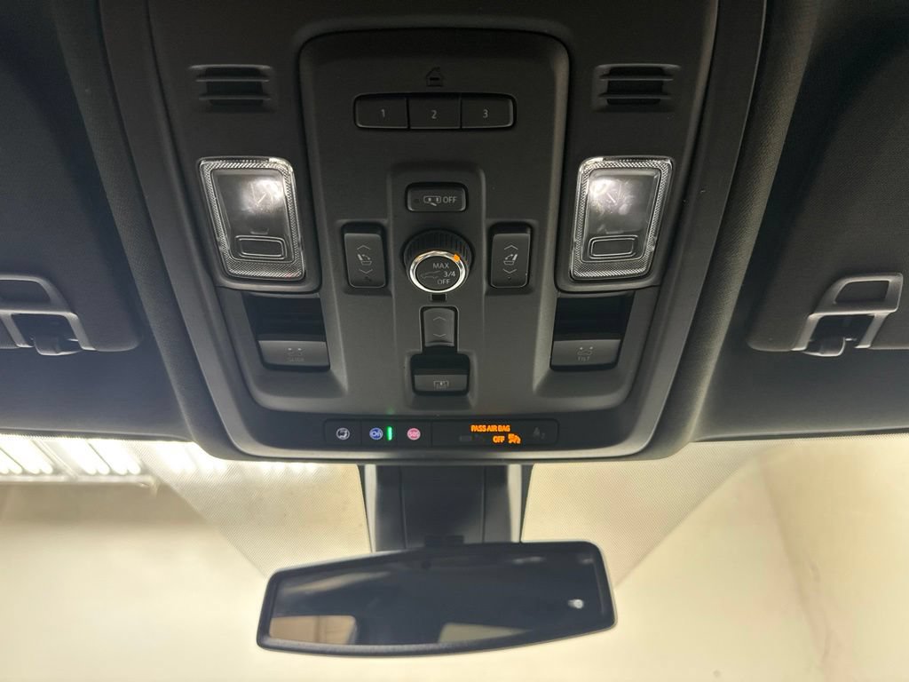 Used 2022 GMC Yukon XL Denali AWD/4WD image 27