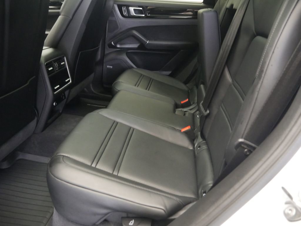 Certified 2023 Porsche Cayenne S AWD/4WD image 20