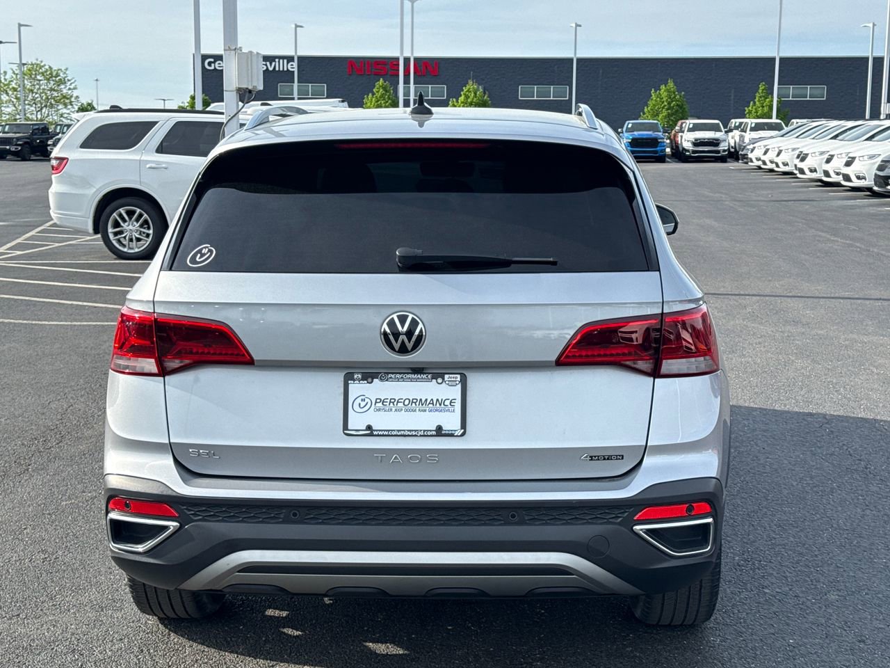 Used 2022 Volkswagen Taos SEL AWD/4WD image 4