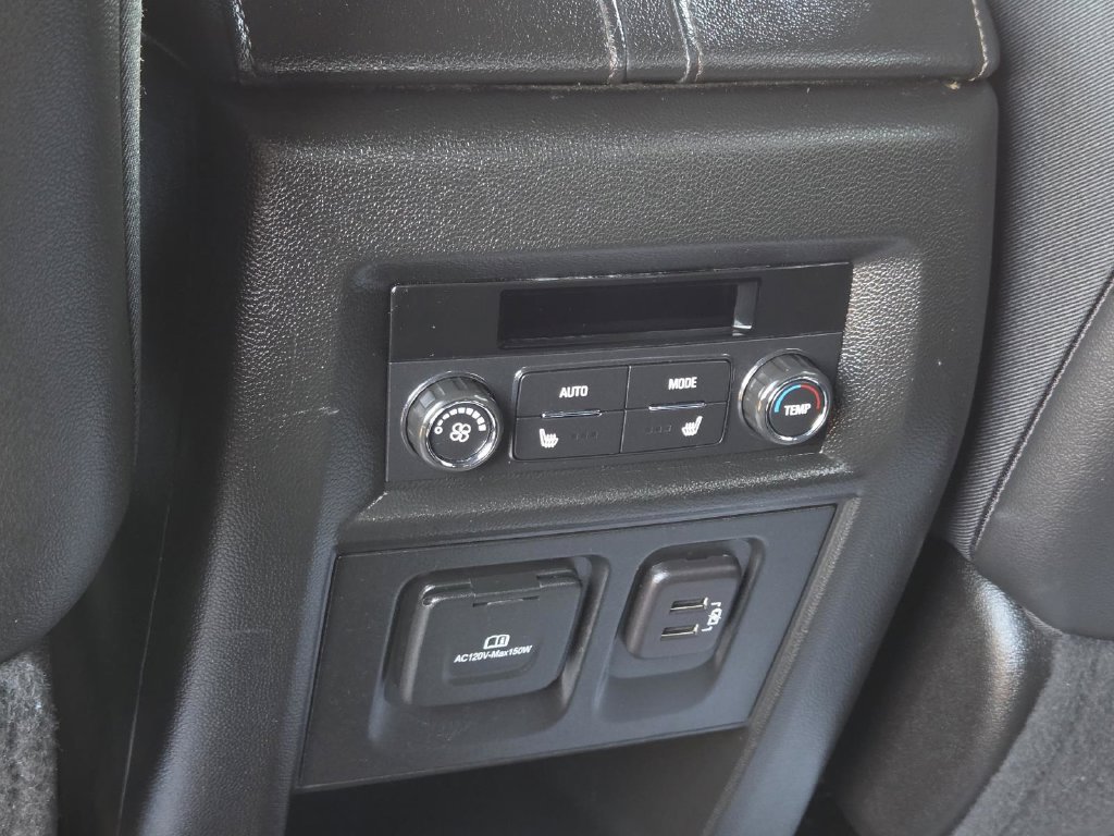 Used 2023 Chevrolet Traverse High Country FWD image 46