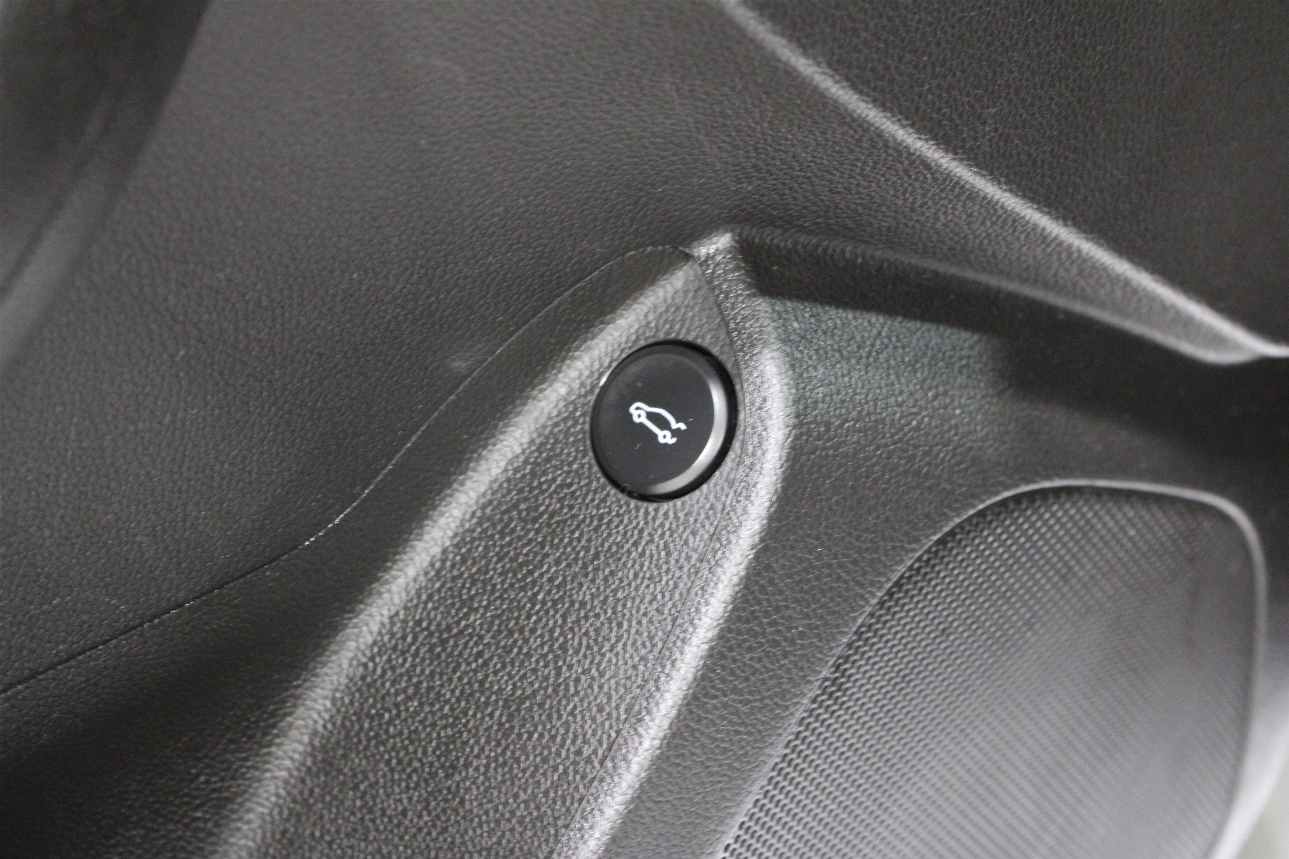Used 2019 Chevrolet Cruze LT w/ Convenience Package FWD image 8