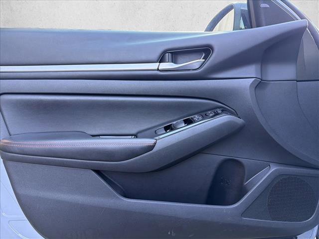 Used 2024 Nissan Altima 2.5 SR image 10