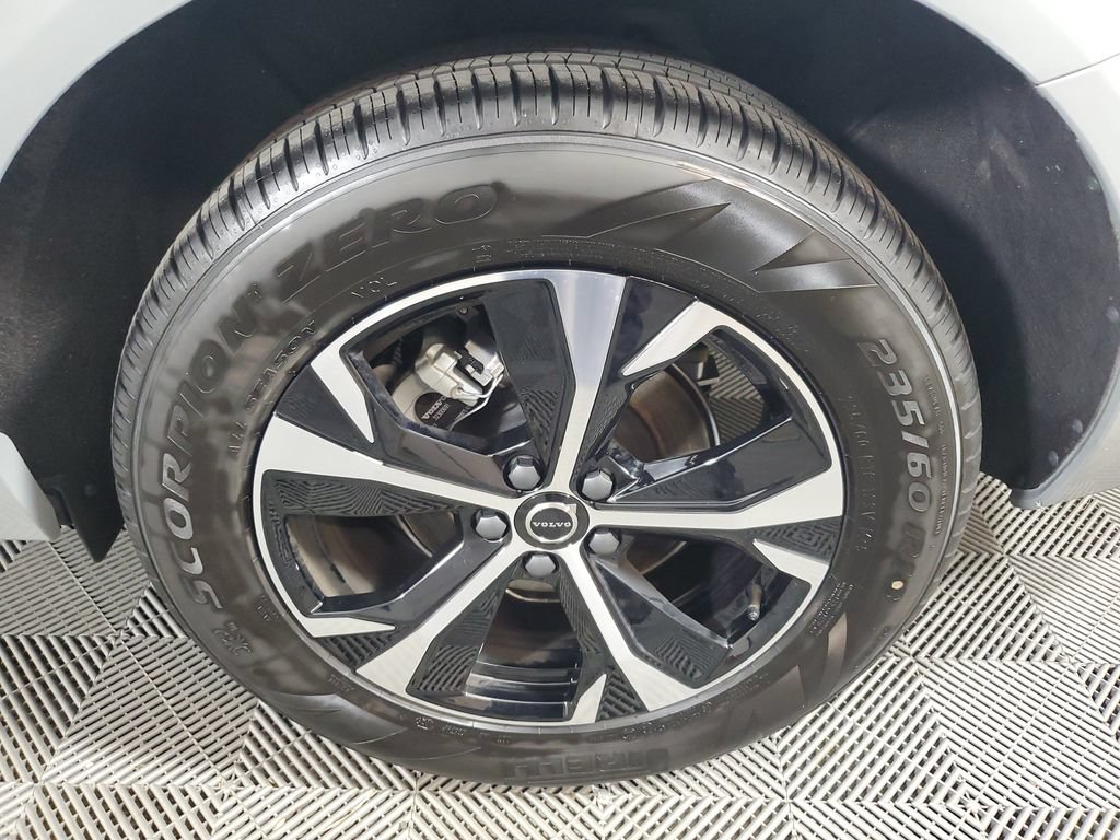 Certified 2026 Volvo XC60 B5 Core AWD/4WD image 13