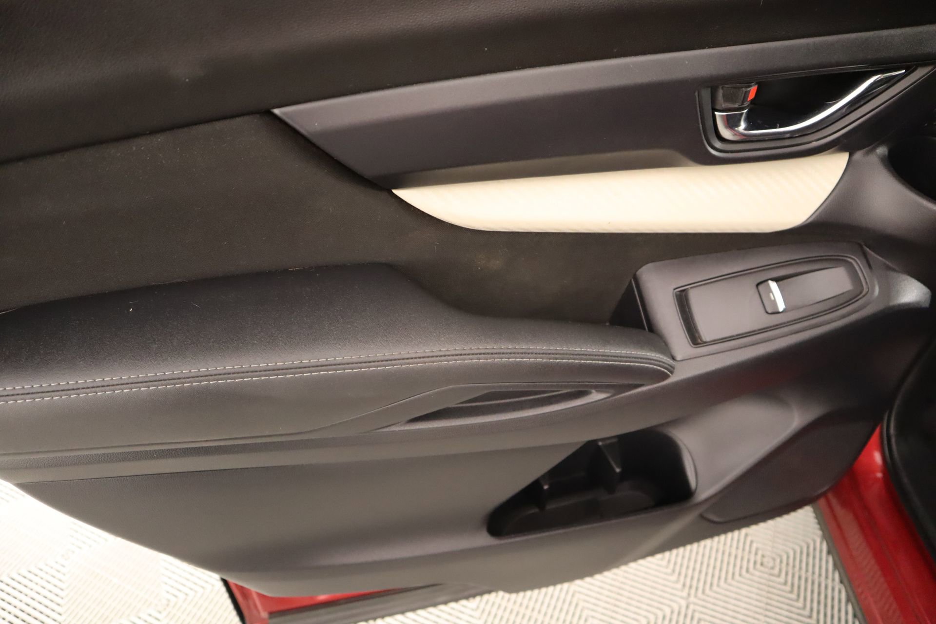 Used 2020 Subaru Ascent Premium w/ Sport Package image 18