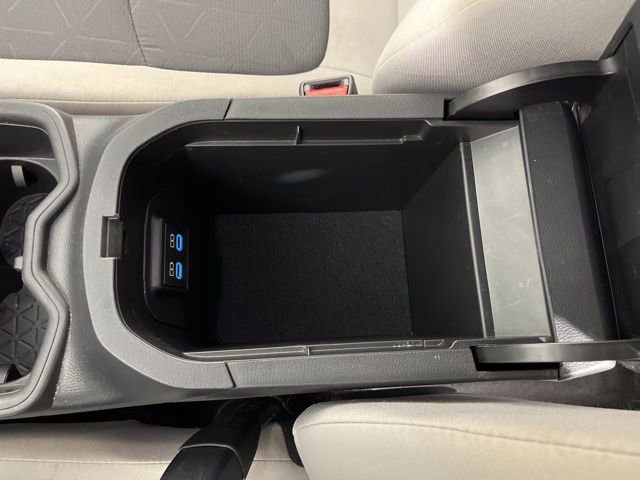 Used 2022 Toyota RAV4 XLE image 31