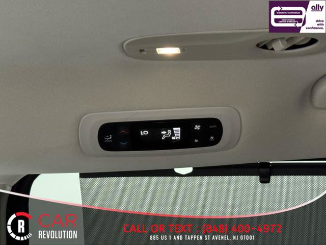 Used 2021 Chrysler Pacifica Touring-L FWD image 59
