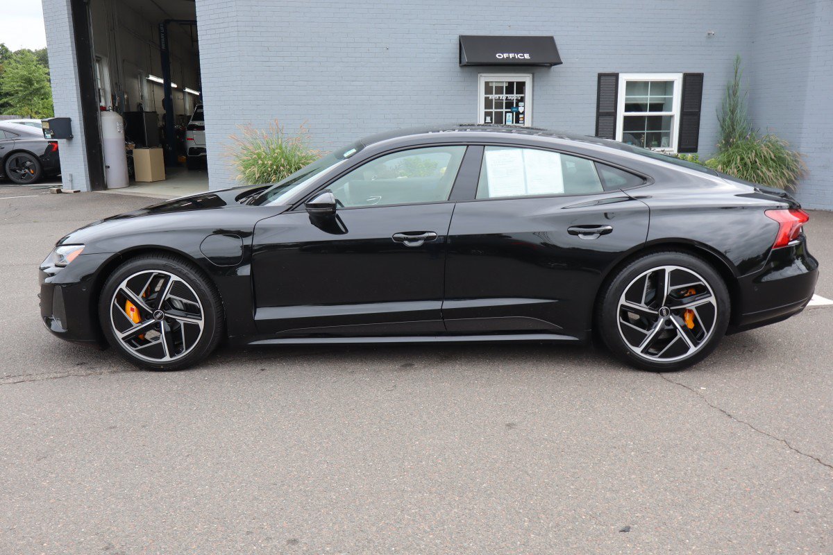 Used 2023 Audi RS e-tron GT w/ Carbon Performance Package AWD/4WD image 9