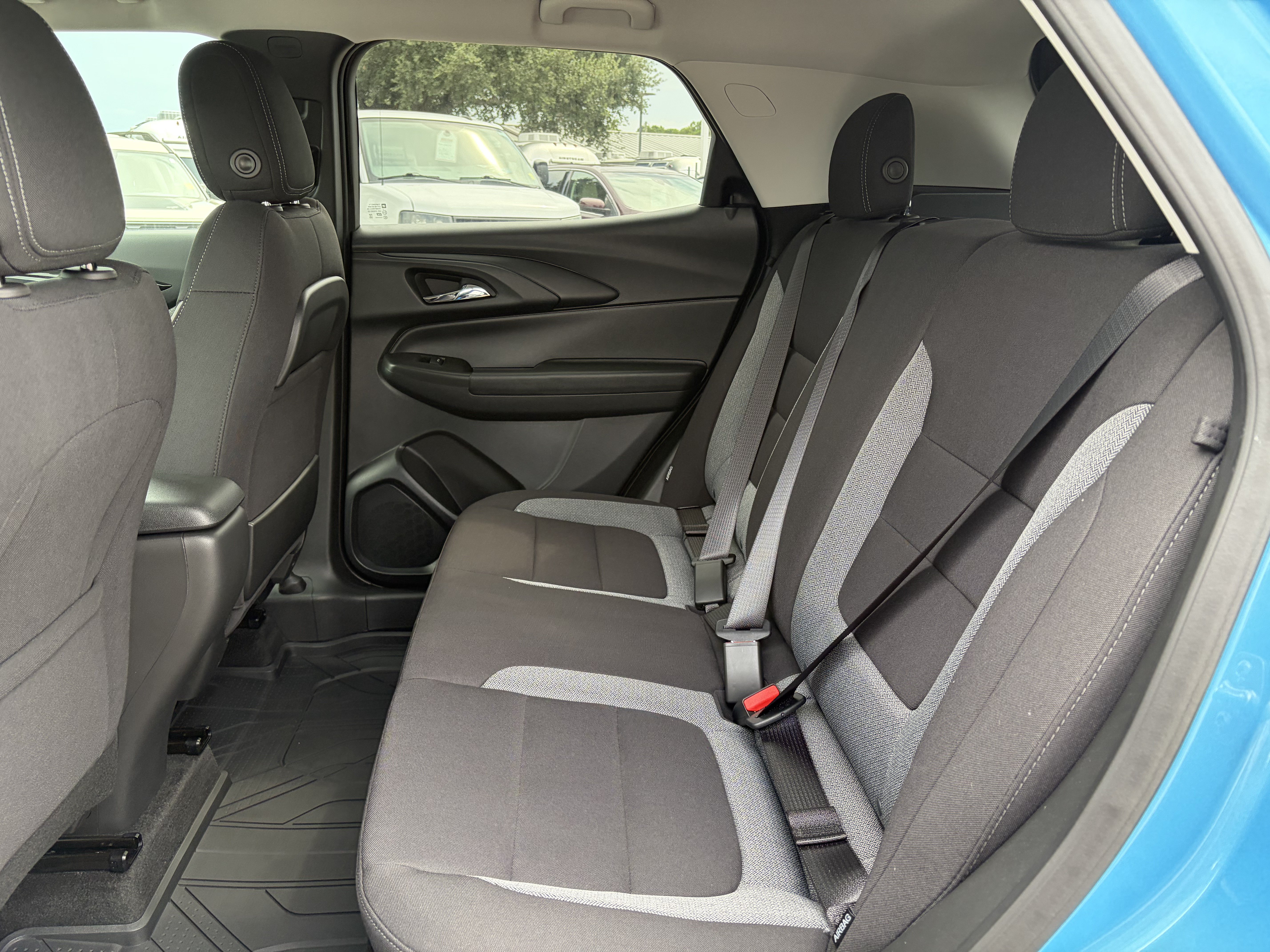 New 2026 Chevrolet TrailBlazer LT w/ LT Cold Weather Package FWD image 31