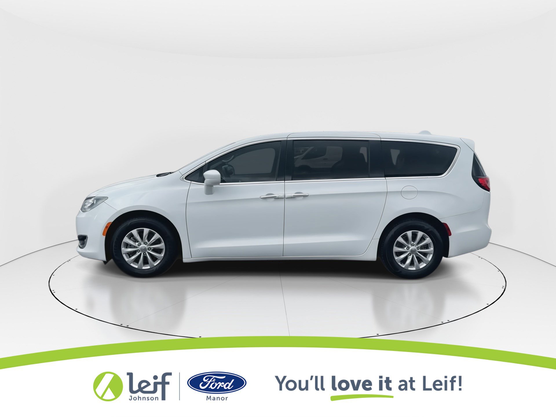 Used 2018 Chrysler Pacifica Touring Plus image 5