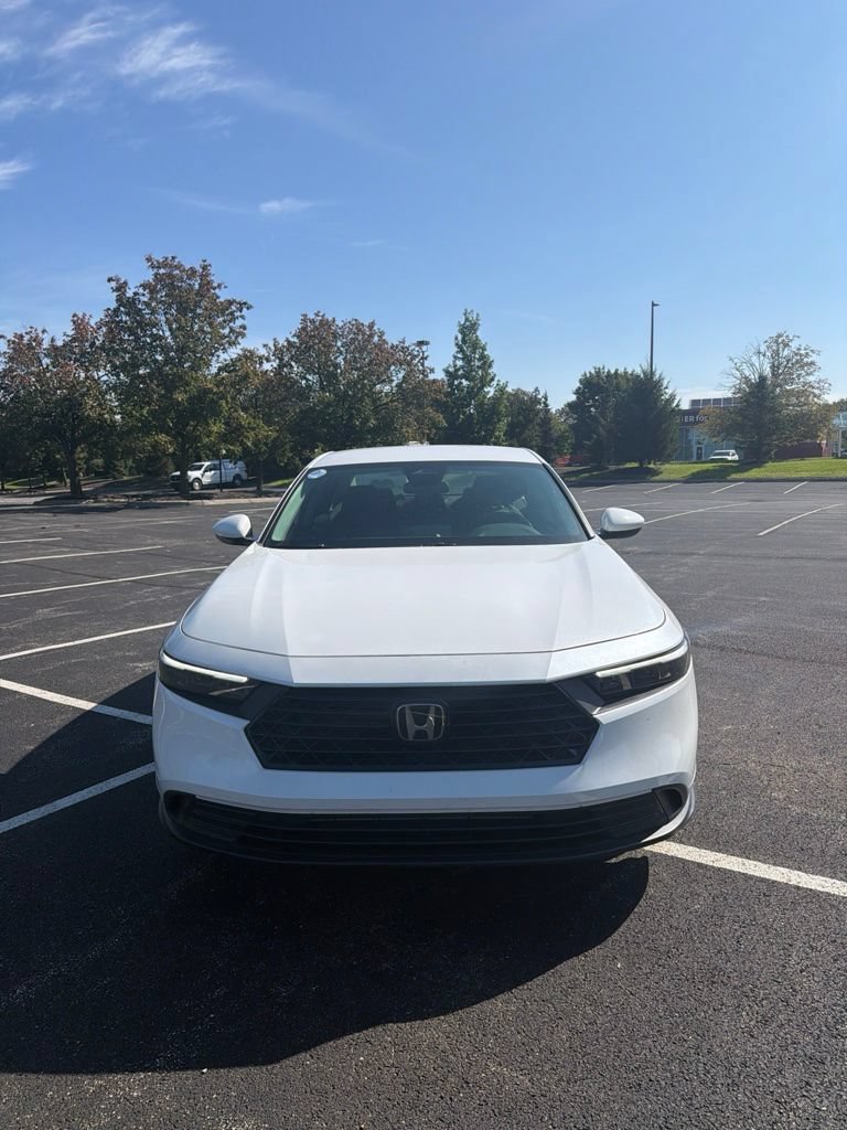 Certified 2025 Honda Accord LX image 3