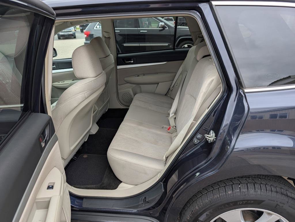 Used 2013 Subaru Outback 2.5i Premium w/ All-Weather Pkg AWD/4WD image 14