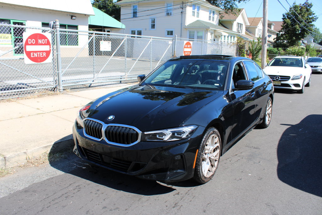 Used 2025 BMW 330i Sedan RWD image 3