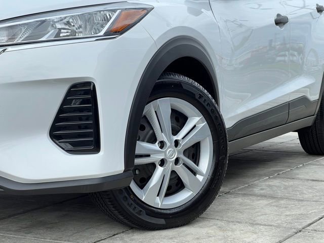 Used 2024 Nissan Kicks S FWD image 2