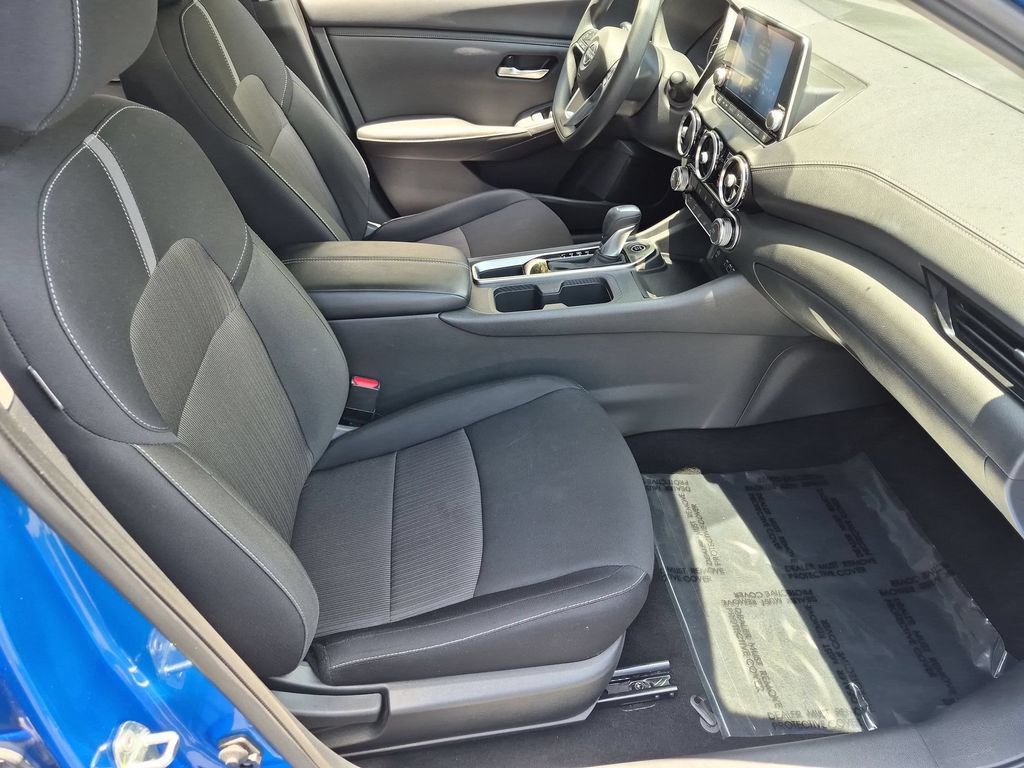 Used 2025 Nissan Sentra SV FWD image 30