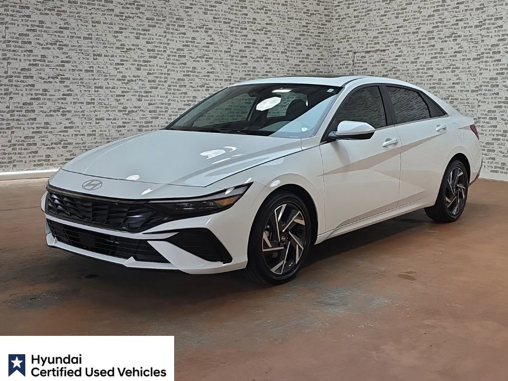 Used 2025 Hyundai Elantra SEL FWD image 3