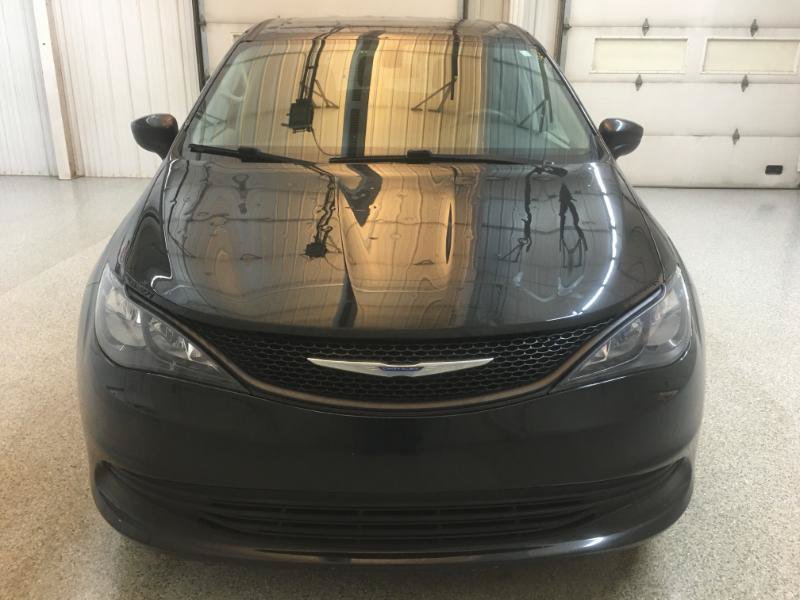 Used 2018 Chrysler Pacifica L FWD image 7