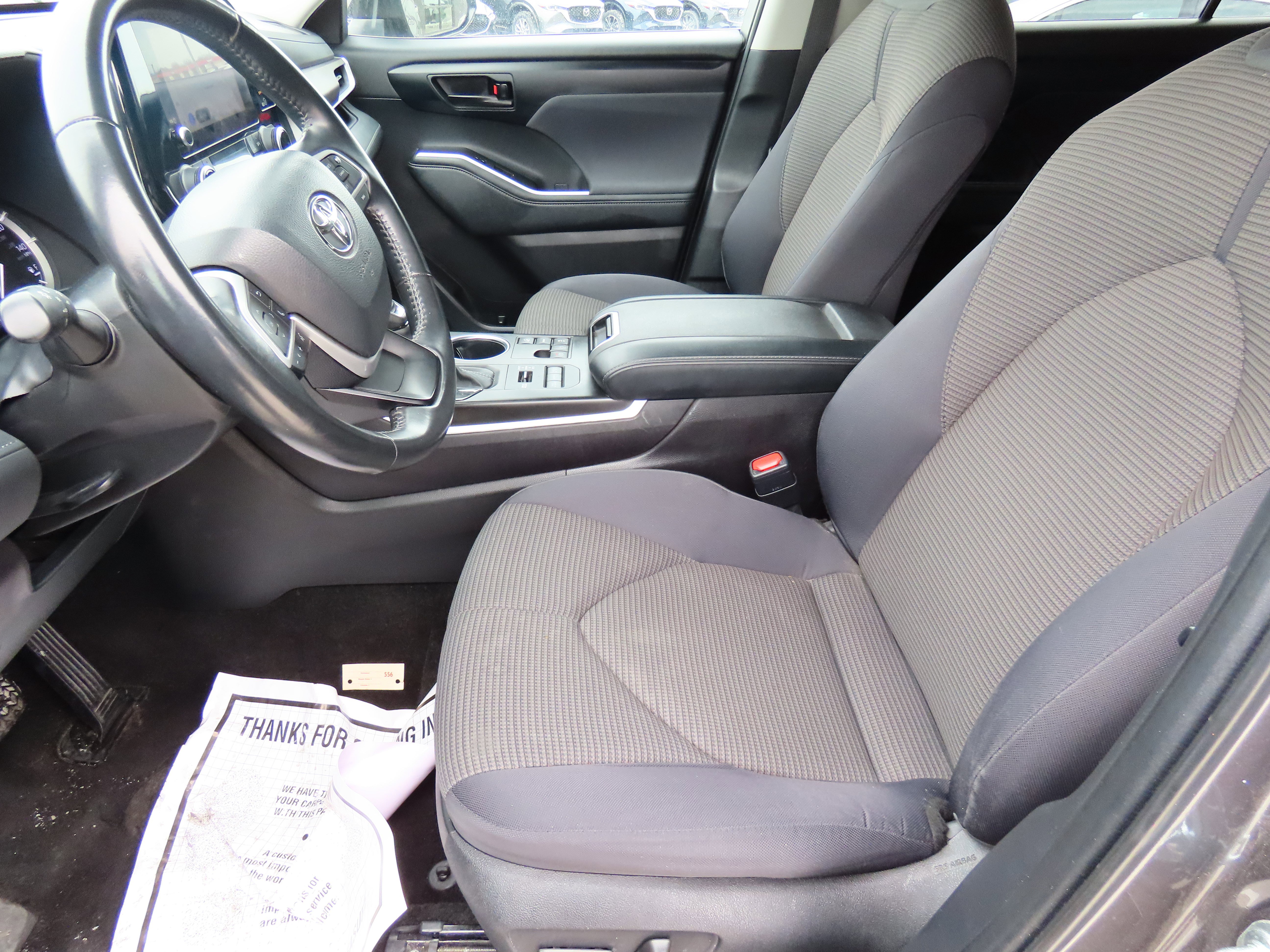 Used 2024 Toyota Highlander LE image 39