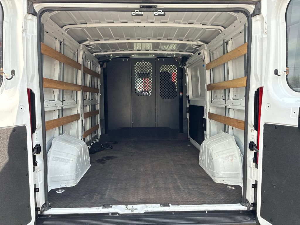 Used 2025 RAM ProMaster 2500 w/ U-Haul Equipment Group FWD image 25