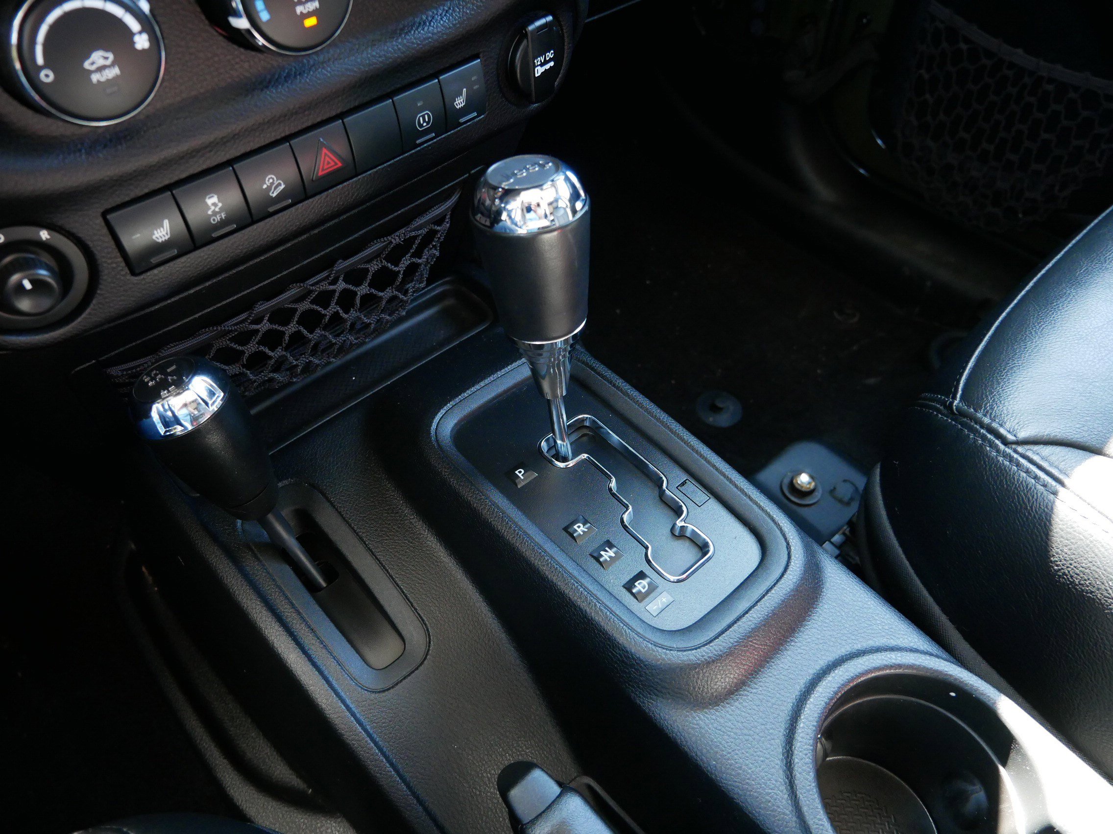 Used 2016 Jeep Wrangler Unlimited Sahara image 24