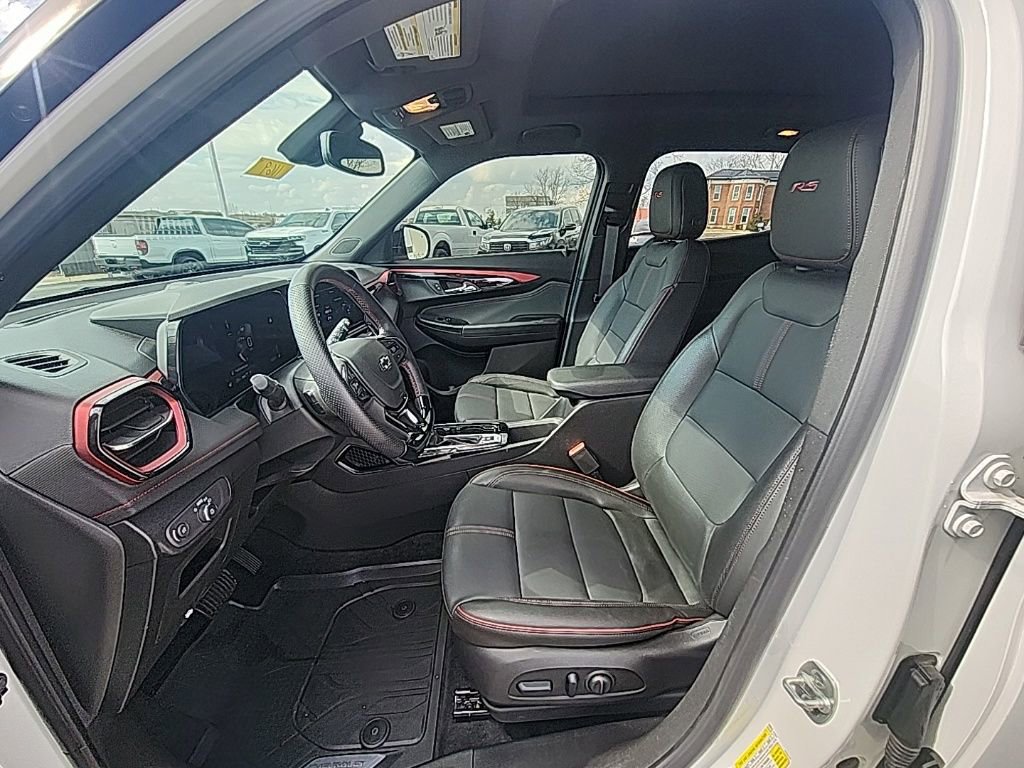 Used 2025 Chevrolet TrailBlazer RS w/ Convenience Package image 14