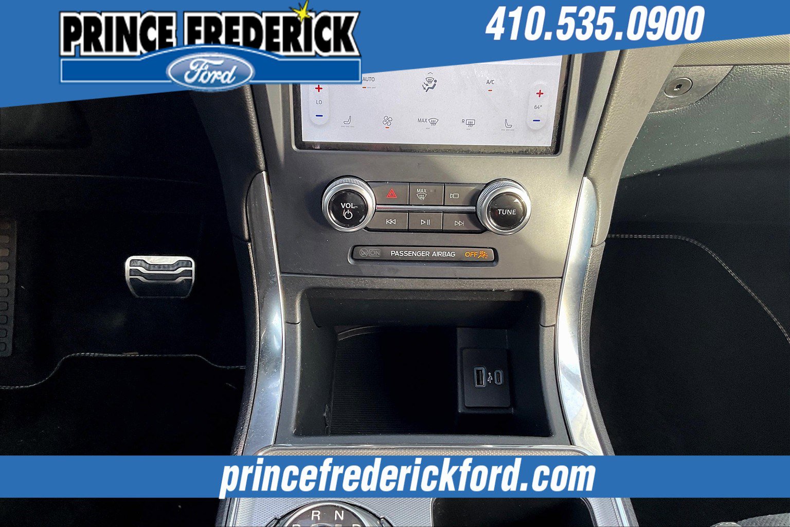 Used 2024 Ford Edge ST image 27