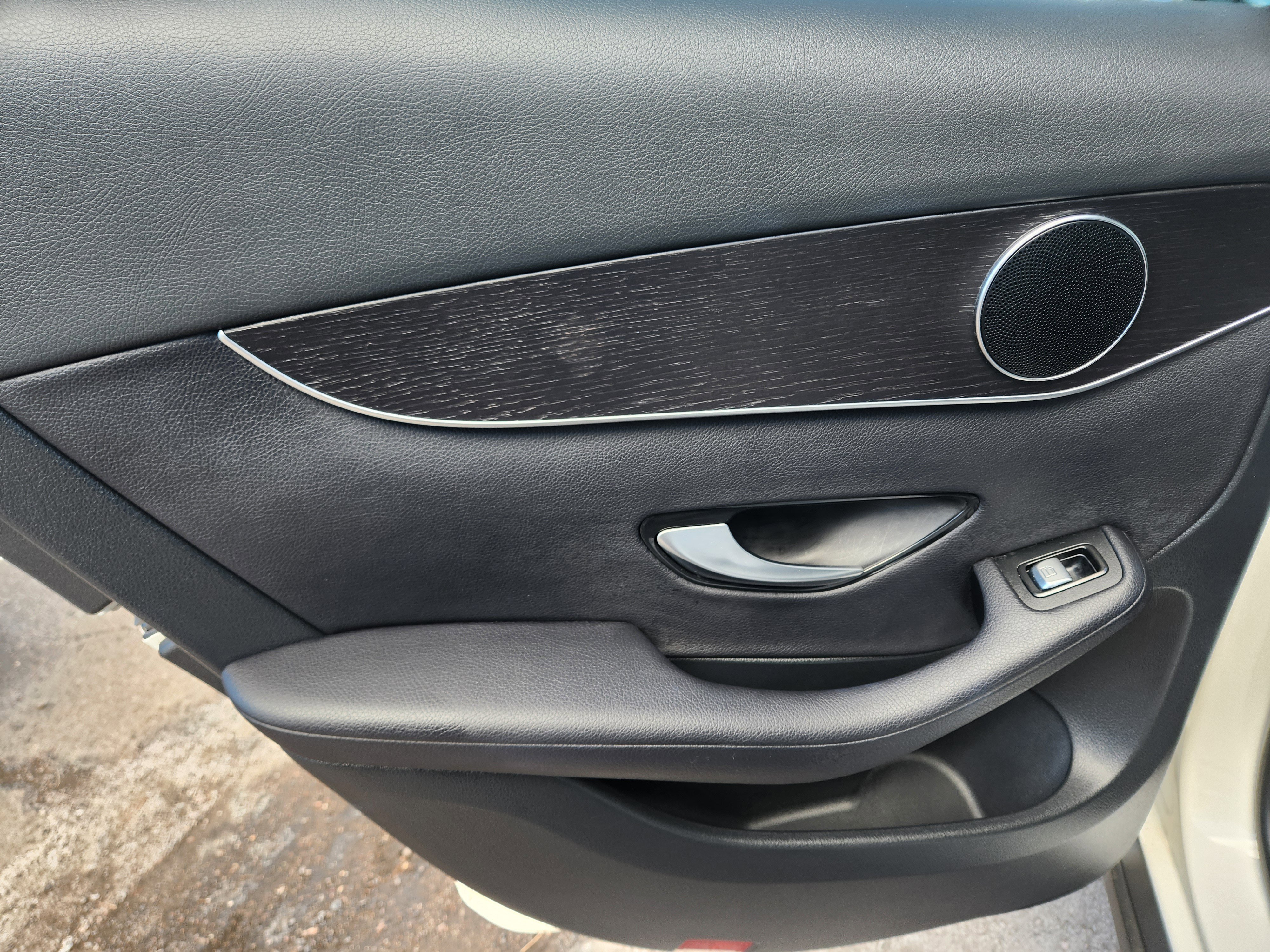 Used 2021 Mercedes-Benz GLC 300 4MATIC image 10