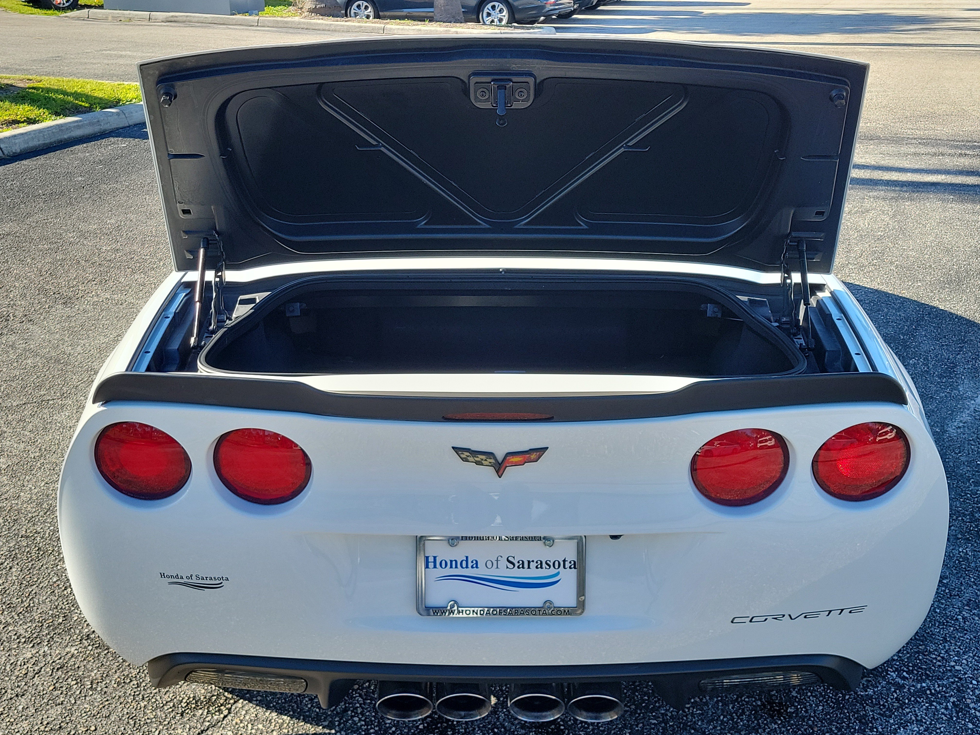 Used 2011 Chevrolet Corvette Grand Sport w/ Preferred Equipment Group RWD image 8