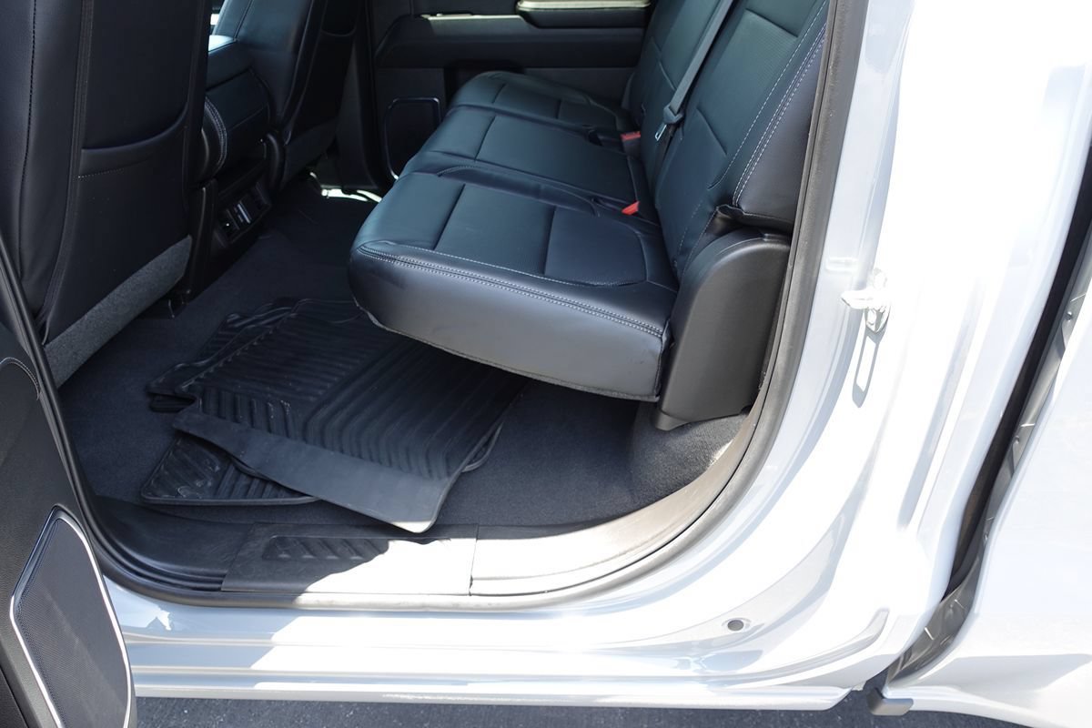 Used 2024 Chevrolet Silverado 1500 LT AWD/4WD image 23