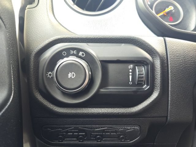 Certified 2025 Jeep Wrangler Sport AWD/4WD image 12