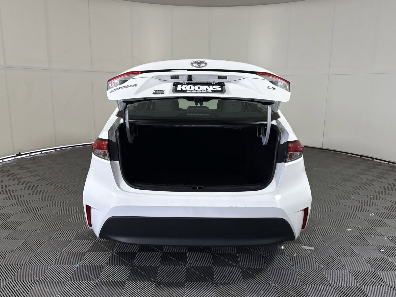 Used 2023 Toyota Corolla LE FWD image 25